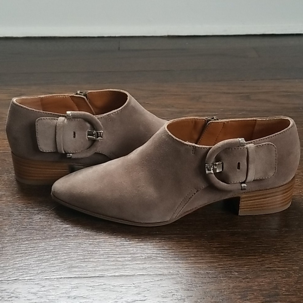 Aquatalia Ferry suede booties, size 6